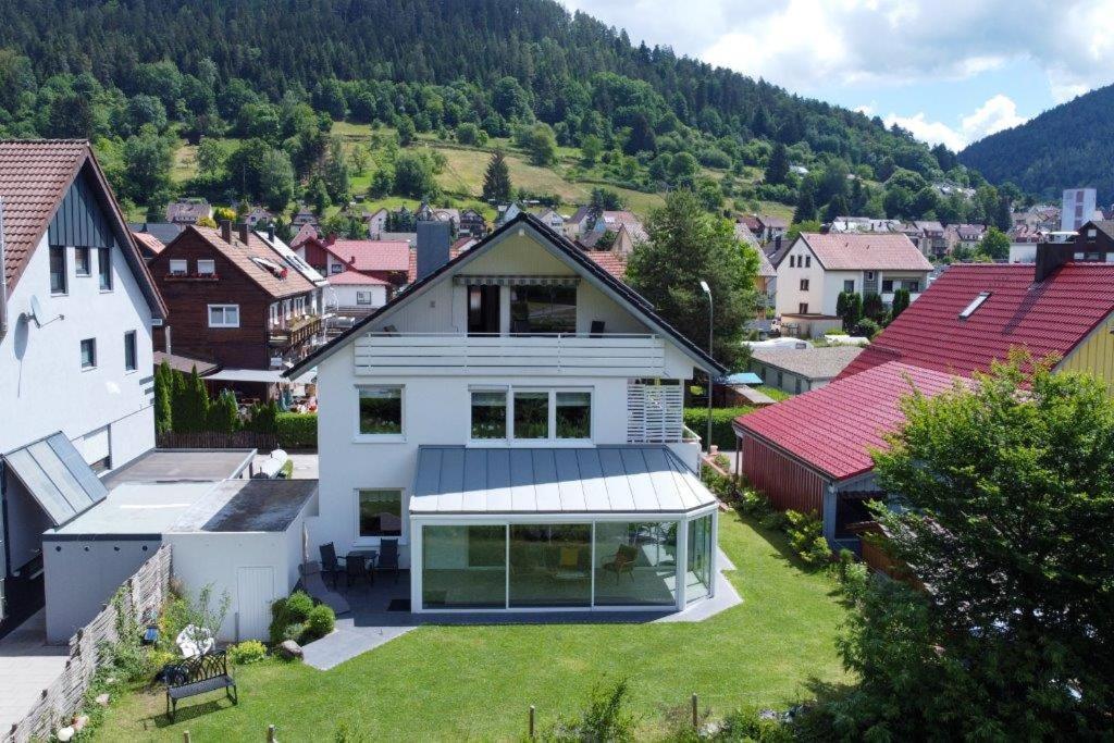Ferienwohnung Am Enzufer Mit Balkon In Bad Wildbad Im Schwarzwald Dış mekan fotoğraf